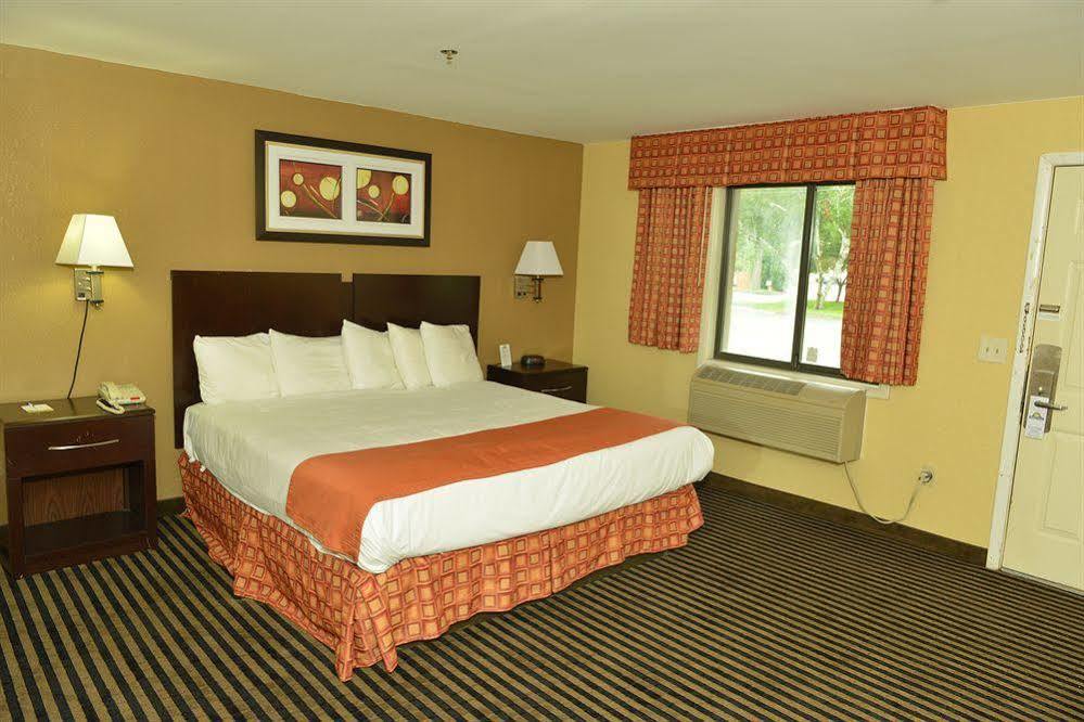 Whitney Inn & Suites Hamden Esterno foto